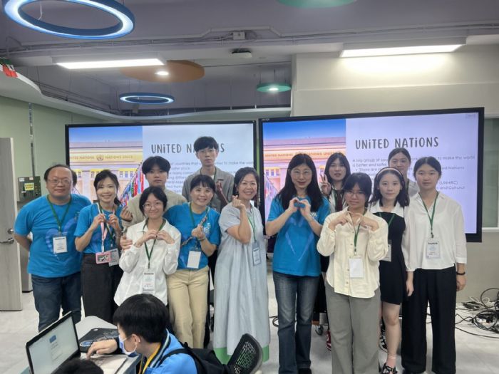 第二屆仁愛國中模擬聯合國會議盛大展開,學子齊聚展現國際風采與英語魅力 第二屆仁愛國中模擬聯合國會議盛大展開,學子齊聚展現國際風采與英語魅力