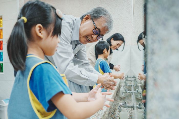 腸病毒高峰期來臨，教育部走進幼兒園陪孩子一起學防疫