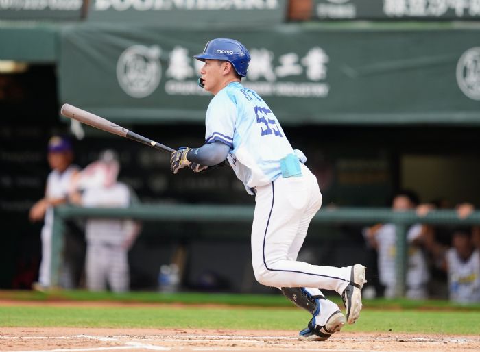 戴培峰打下勝利打點，共2安、3打點，拿下本場MVP