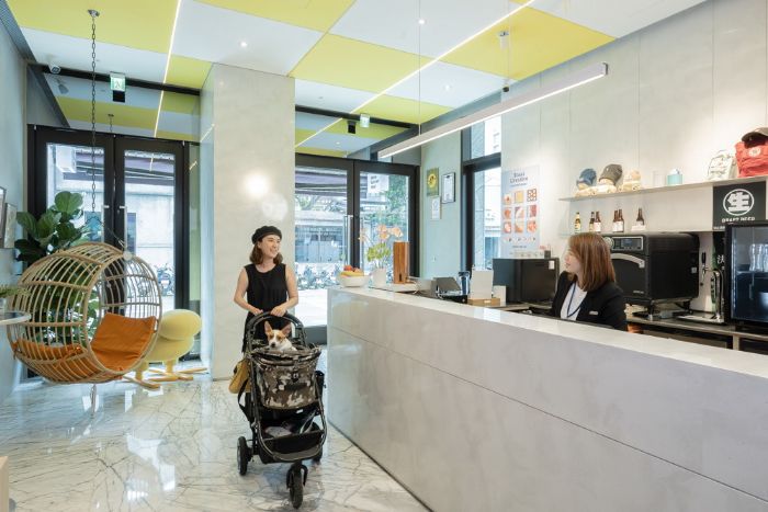 「桃氣」大集合！萌犬出任務，瀚寓夏天「汪汪季」開跑！帶毛孩入住送萌寵禮包 | 桃氣包禮盒、寵物摺疊杯一次入手 連住兩晚加贈出行包 總價值最高逾4,000元！