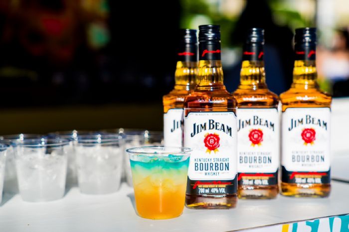 擁抱愛河的微醺午後｜2025 高雄雄嗨調酒節 —— 日本名師雲集、在地 27 家聯手獻上「高雄限定」！