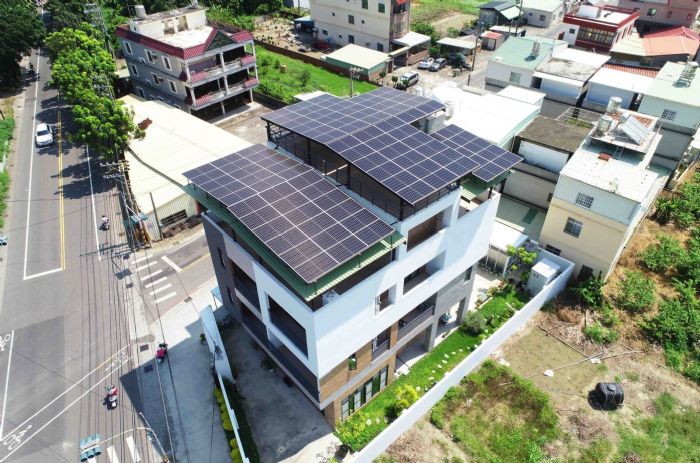 高雄太陽光電補助開跑！最高補助20萬元，屋頂變身綠能小電廠