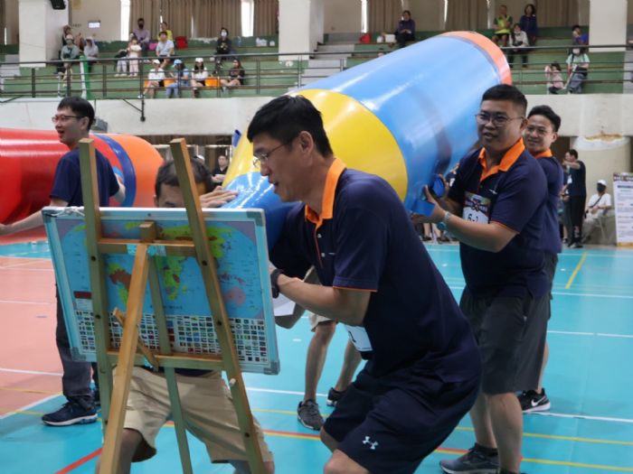 健康樂活，共好同行，前鎮河畔盛大舉辦五一健走活動