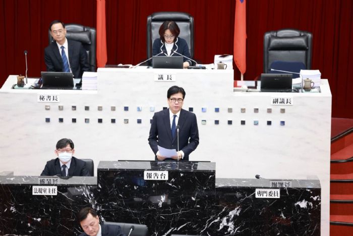 高雄市府追加預算14.23億元，四大市民優先政策守護學童、長輩、農漁民與青年