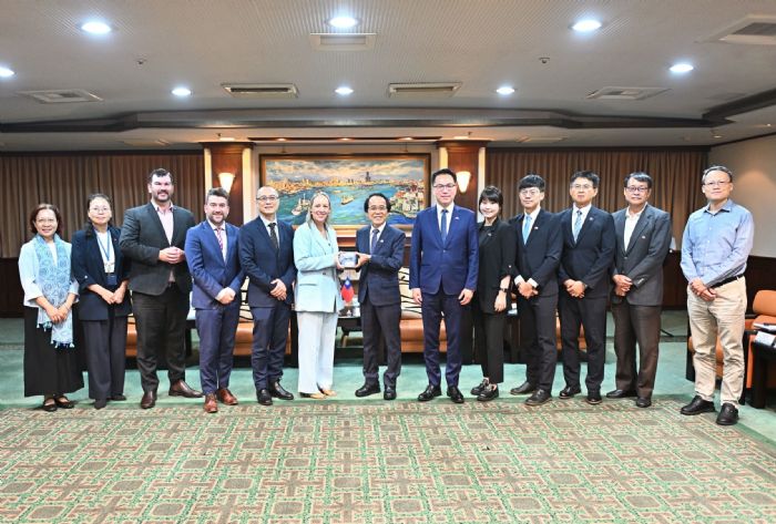 澳洲維多利亞州與南澳州議員訪團蒞臨高雄，深化友誼攜手推動綠色交通與城市再生合作