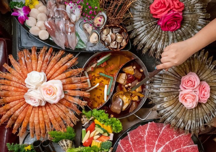 馬辣升級「酒牆麻辣鍋」! 全面升級不加價，698起無限享，6公尺酒牆任你嗨!