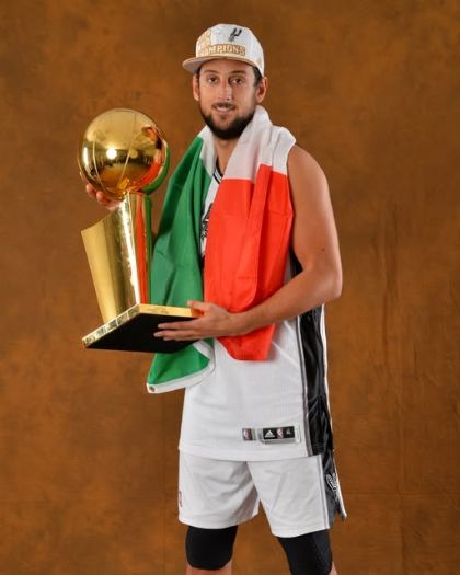 義大利神射手 Belinelli 宣布高掛球鞋，燦爛生涯畫下句點，籃球場上留下無數美好記憶