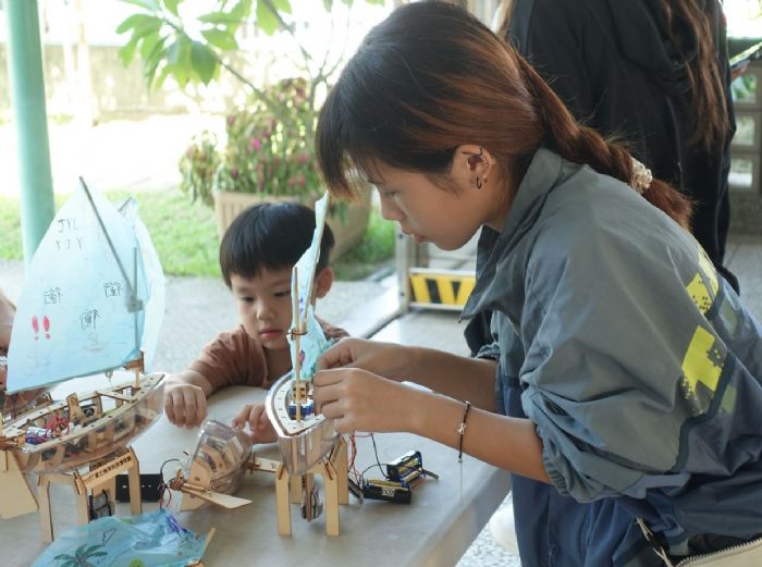 「創客」教育東部扎根，海科館遙控帆船賽首移花蓮！