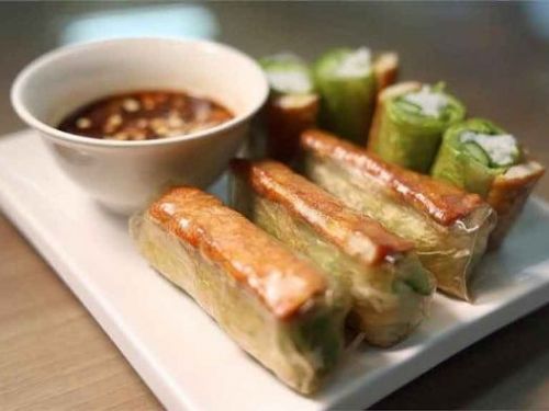 越南素食新浪潮：從夜市到開店，新鮮食材吸引美食愛好者