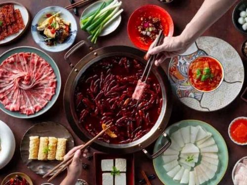 重慶麻辣鍋品牌「緋花」進駐台中老虎城