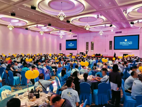 ​​黃金1.2萬、豪車隨意換？ 揭秘維卡幣電商大會再次危害受害者