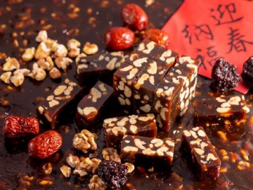 「Home Mom Bakery」豐富春節年禮組合登場！全新南棗核桃糕以原形食材手工製作引人注目」