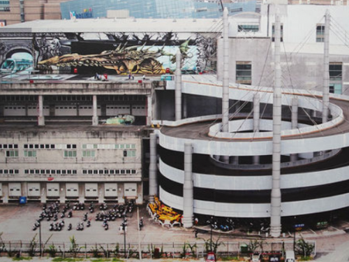 高雄雨天必訪！藍色海洋世界、3D彩繪畫面震撼，免費導覽+下午茶體驗，CP值超高景點「高雄時空之城」等你探索！