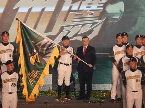 大巨蛋場租雄鷹正在考慮的價格範圍，今年「攻蛋」有望成功