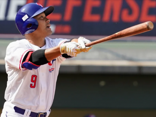 台鋼雄鷹展開王柏融合約洽談 是否網羅自由球員評估中