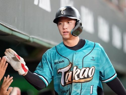 台鋼雄鷹逆轉味全龍，王柏傑初登板無失分，曾子祐獲MVP榮耀