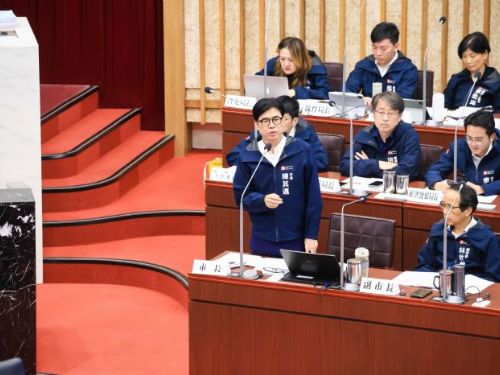 高雄市長陳其邁回應議員關心議題，推動各項重要建設計畫