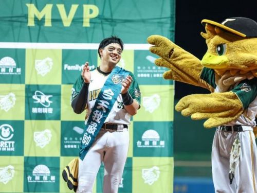 林家鋐生涯首轟、魔鷹猛打賞　台鋼雄鷹7：4再挫味全奪4連勝