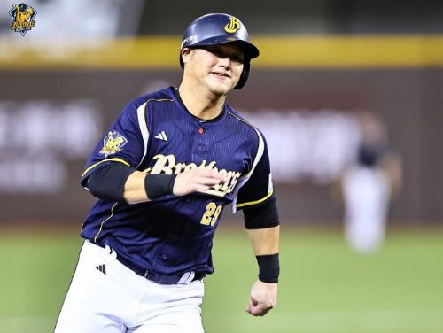 中信兄弟下半季首戰告捷，德保拉投打俱佳