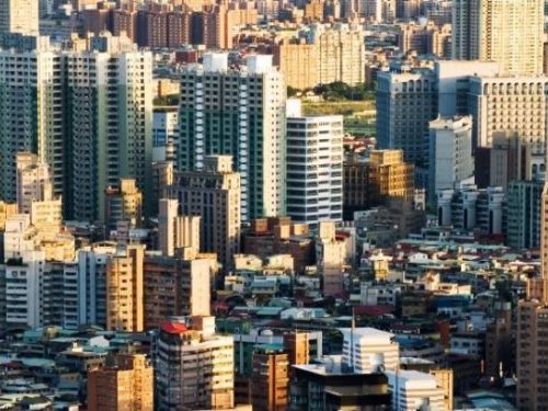 官方統計顯示，虛擬通路退燒，實體店回溫