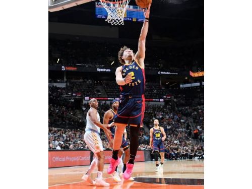 勇士全隊出色表現以148比106輕取馬刺，繼續衝刺西區前6席位