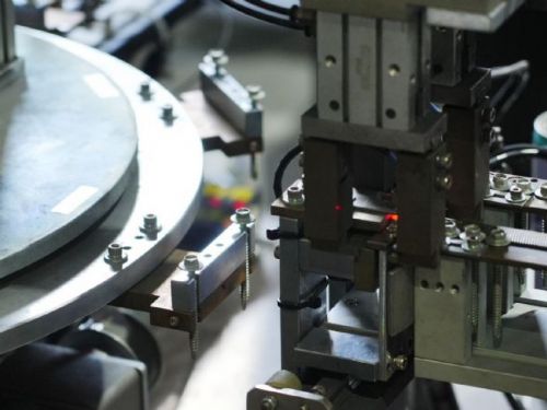 高雄市政府成立跨局處「因應對等關稅經濟對策小組」，全力協助企業應對關稅挑戰