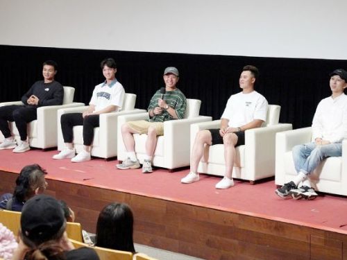 台鋼雄鷹與球迷共享《機會 THE CHANCE》首映會