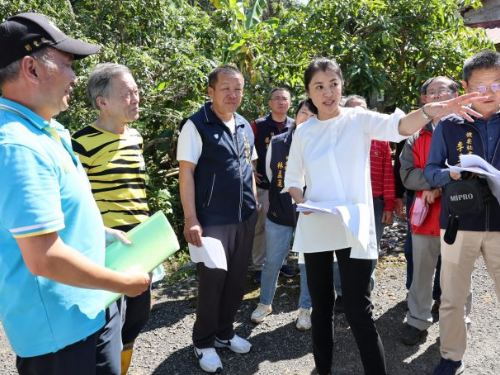 竹山許淑華會勘竹夢公園，募資增設寵物公園計畫