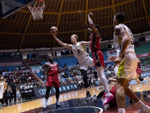 PLG／吉爾貝克致勝補灌 夢想家1分氣走鋼鐵人奪5連勝