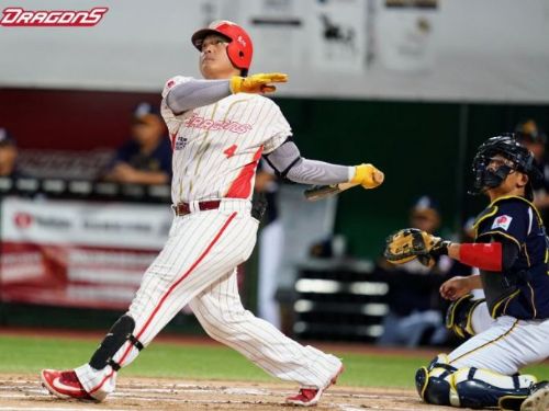 吉力吉撈．鞏冠終止連續被三振紀錄，擊出陽春砲展現實力