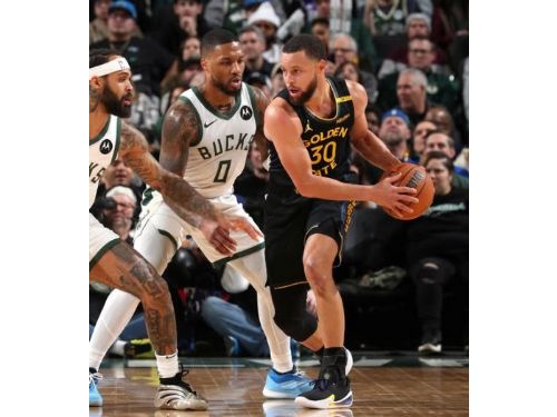勇士在客場以125-111擊敗公鹿，Stephen Curry達成1000場例行賽里程碑