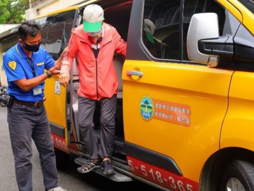 「愛智憶」失智者確診檢查加值服務：喚起對家人的關注