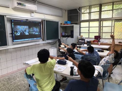 英語課程遠距直播共學計畫：縮短城鄉差距，開創學習新契機