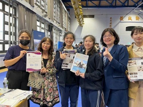 泰北國際雙語學校舉辦大學升學博覽會，學生與家長熱情參與