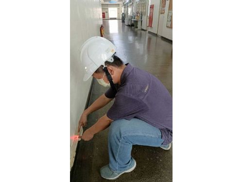 高市勞檢處推出電氣作業安全講習，資深勞檢員示範預防感電技巧