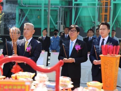 高雄大發全球第一封裝材料擴廠啟用，陳其邁：機會留給準備好的人