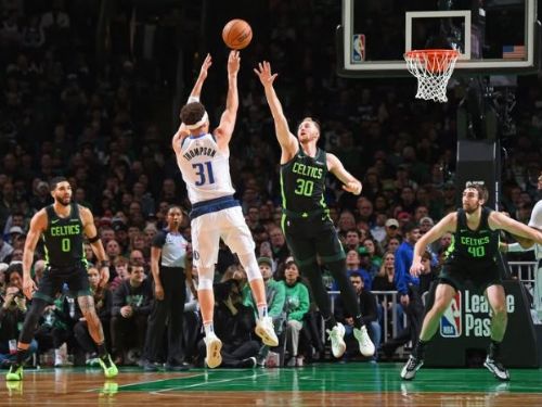 Klay Thompson火力全開！獨行俠眾將聯手發威，終結塞爾蒂克四連勝