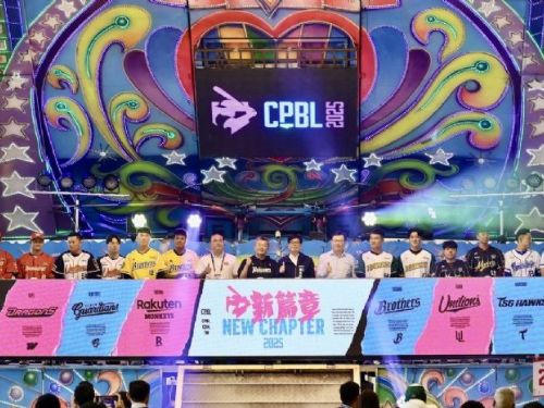 陳其邁出席中華職棒36年開季團圓大辦桌，寄望台鋼雄鷹創佳績，為高雄雄勇加油