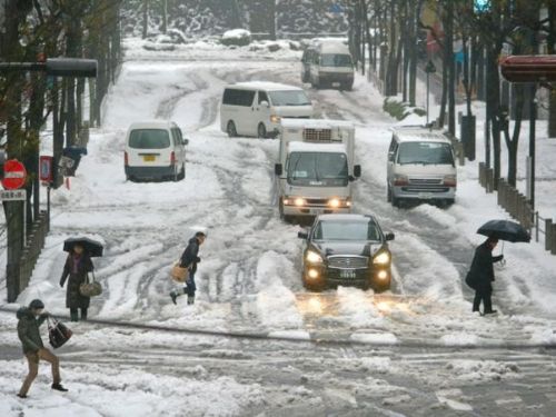 極寒侵襲東北亞！風暴襲擊阿根廷機場，飛機滑行撞車，日本、南韓遭遇10年一遇的極端天氣
