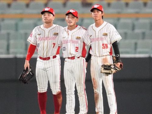 龍隊火力全開　鋼龍奪第7勝、郭天信5打點封王　味全12：4痛擊雄鷹奪二連勝
