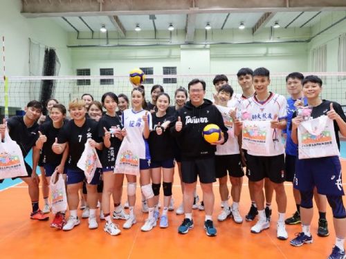 鄭世忠署長熱情訪視，為參加世壯運選手加油，推動社區運動發展