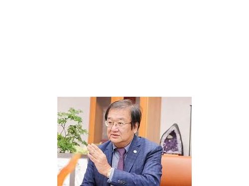 努力打造健康台灣！邱泰源接任衛福部長，致力於提升全民健康。