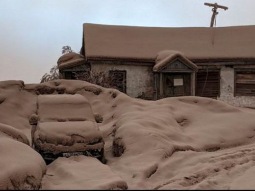 俄羅斯遠東火山噴發持續　波及逾10萬平方公里威脅飛安