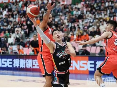 鋼鐵人的「鞋頭」是誰？隊友狂爆料 林書豪高票當選