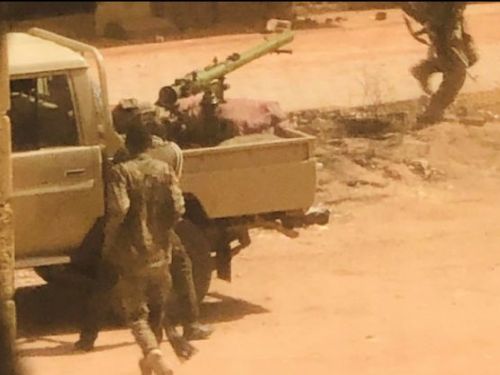 蘇丹衝突最少56死　兩軍拒談判　住宅區驚見戰機裝甲車