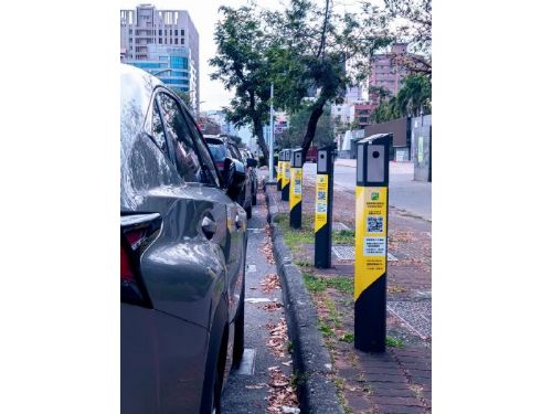 高雄市推動行動支付繳納路邊停車費，享優惠抽大獎！