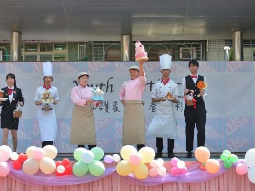 畢業成果展精彩登場，學生們展現專業與自信