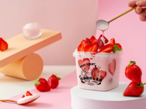 初韻冬季限量版「滿杯草莓水果撈」霸氣開賣百元有找　CoCo臘八限定「發發盅」第二杯半價