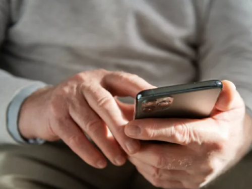 長輩挑選手機資費的四大建議，電信業者推出貼心方案滿足需求