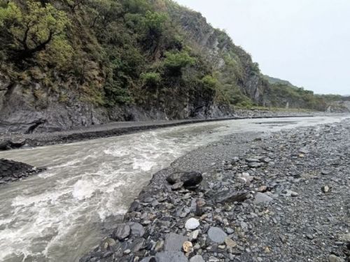 哈尤溪暫停遊程，縣府宣布提前結束今年遊程